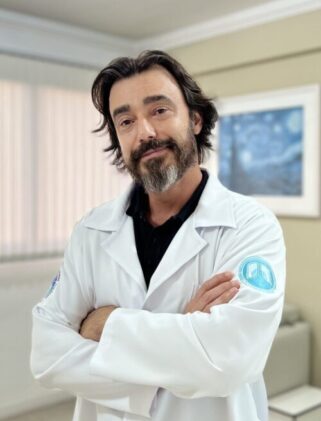 Dr. Gustavo Bandeira